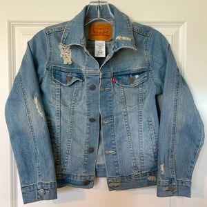 Levi Strauss & Co Distressed Denim Jean Jacket